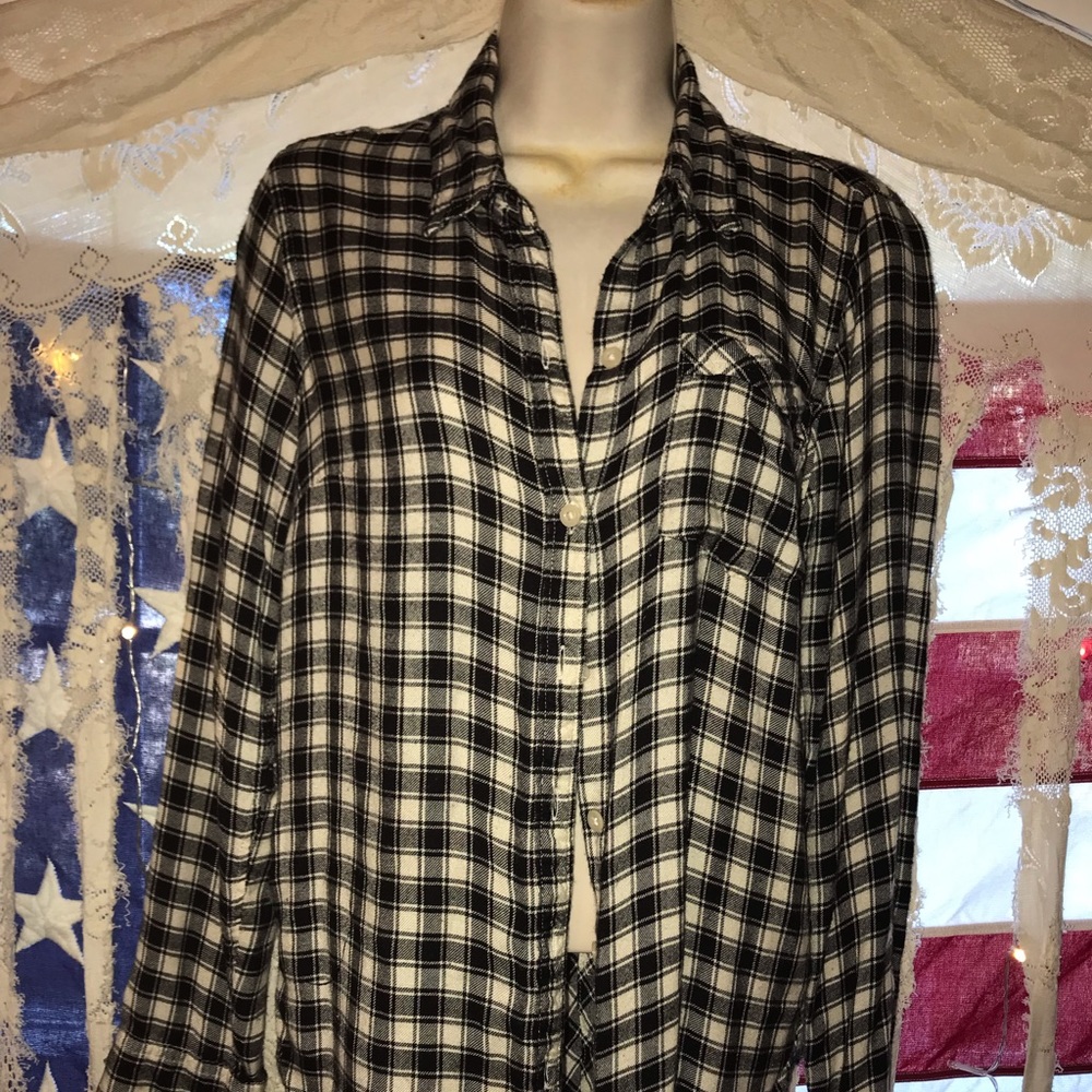 Size Small Lucky soft button up shirt